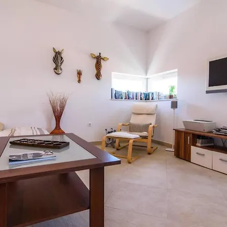 Lucha Apartman *